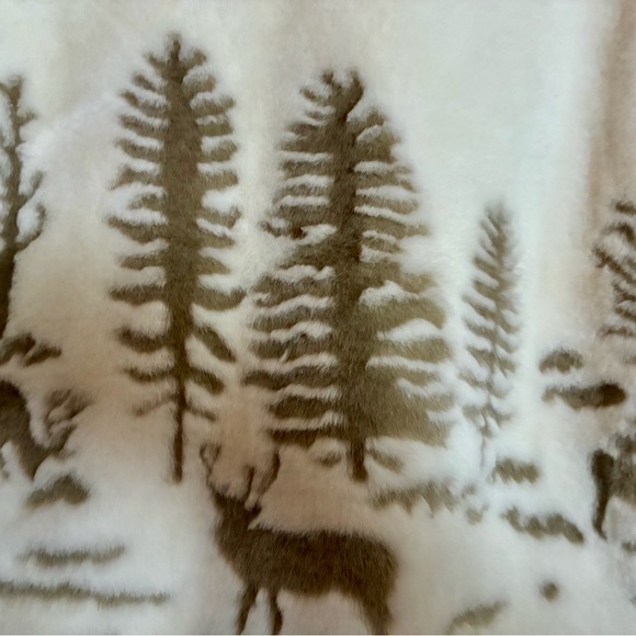 Faux Fur Vest with Forest Design - Picture 8 of 9